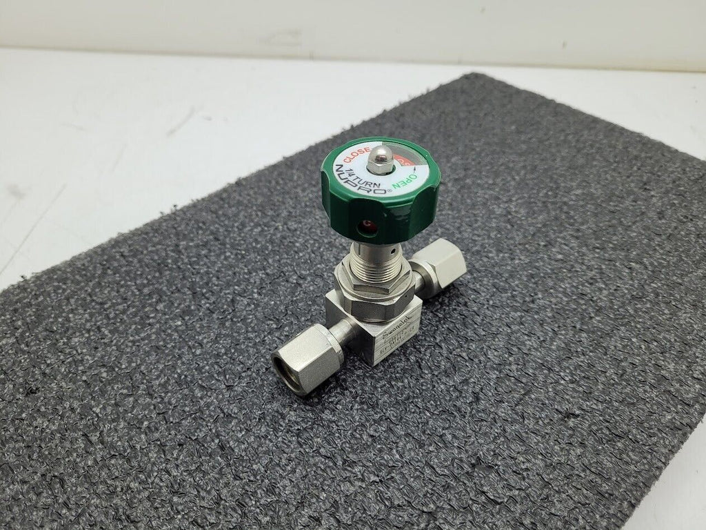 Swagelok 6LV-DAFR4-P-GR Manual Stainless Steel On/Off Gas Valve 006712 1/4" VCR