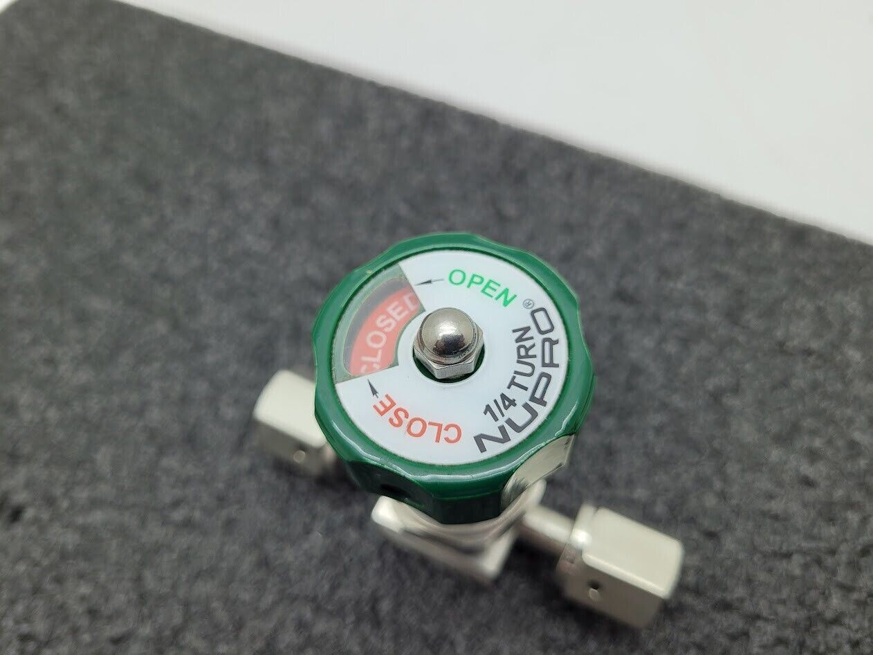 Swagelok 6LV-DAFR4-P-GR Manual Stainless Steel On/Off Gas Valve 006712 1/4" VCR