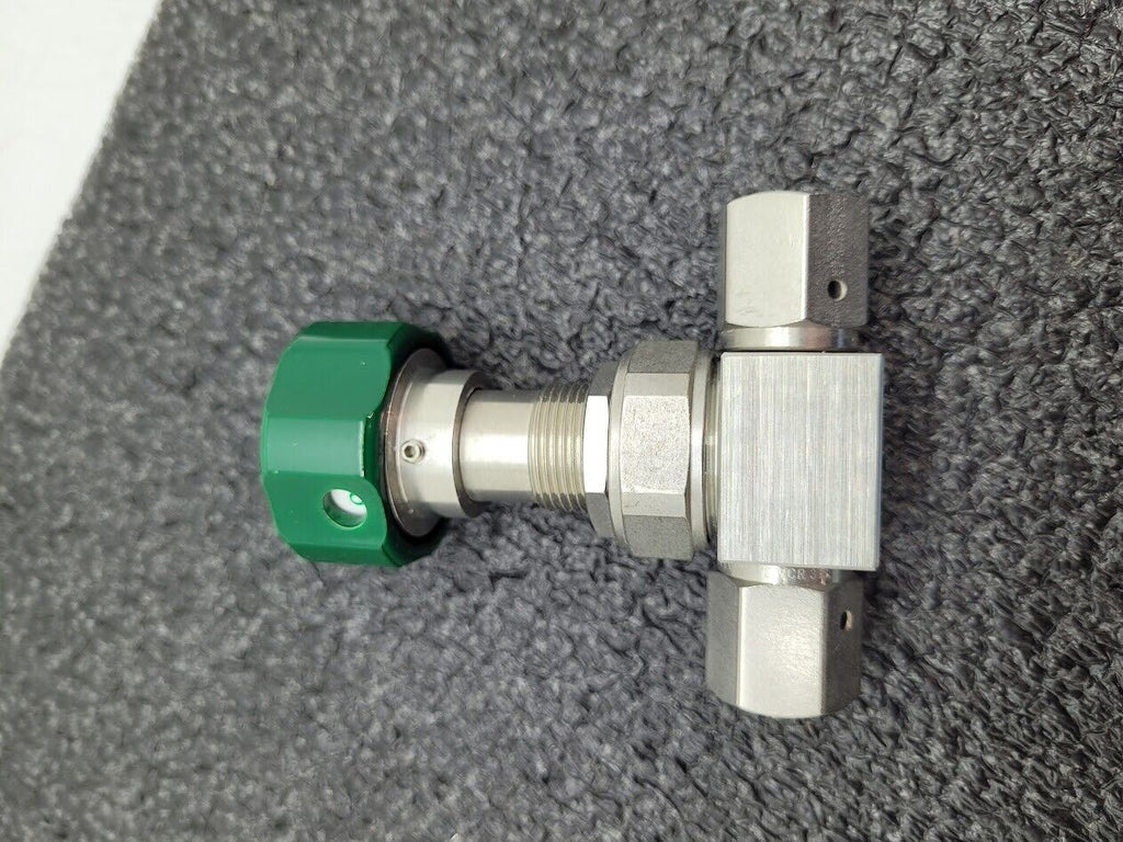 Swagelok 6LV-DAFR4-P-GR Manual Stainless Steel On/Off Gas Valve 006712 1/4" VCR