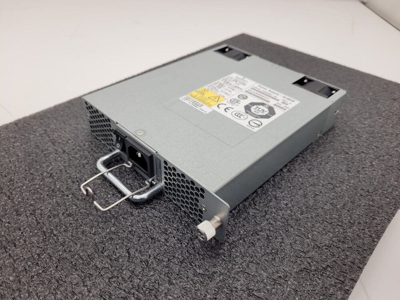 Brocade 5100 6500 7800 DS-5100B 23-0000092-02 105-000-165 7001485 Power Supply