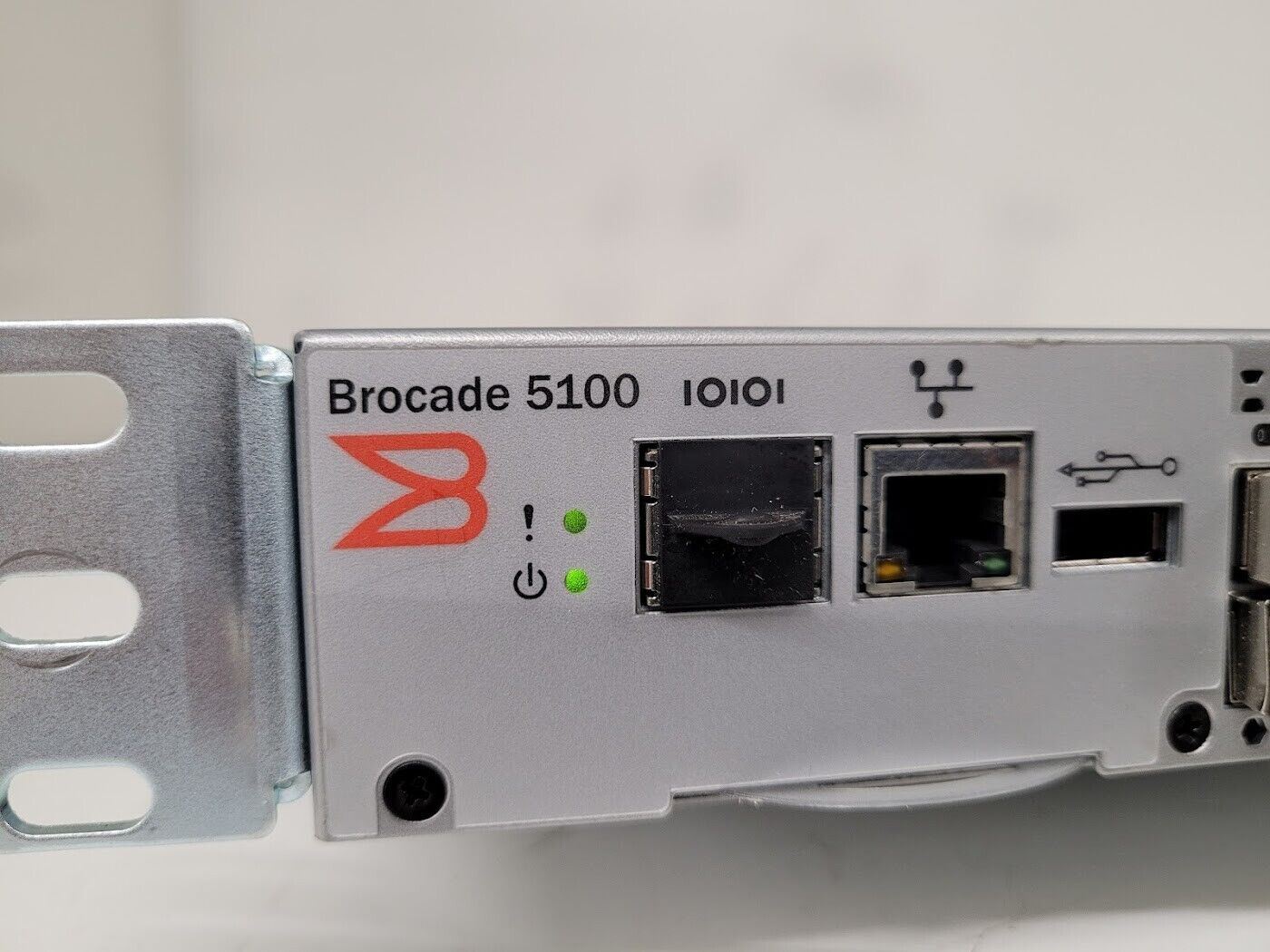 Brocade 5100 6500 7800 DS-5100B 23-0000092-02 105-000-165 7001485 Power Supply