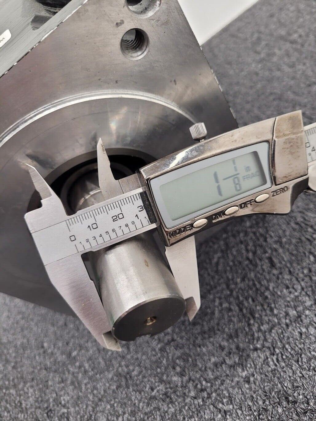 Pacific Scientific R63GENA-R2-NS-NV-00 3000RPM Brushless DC Servo Motor 2.1kW