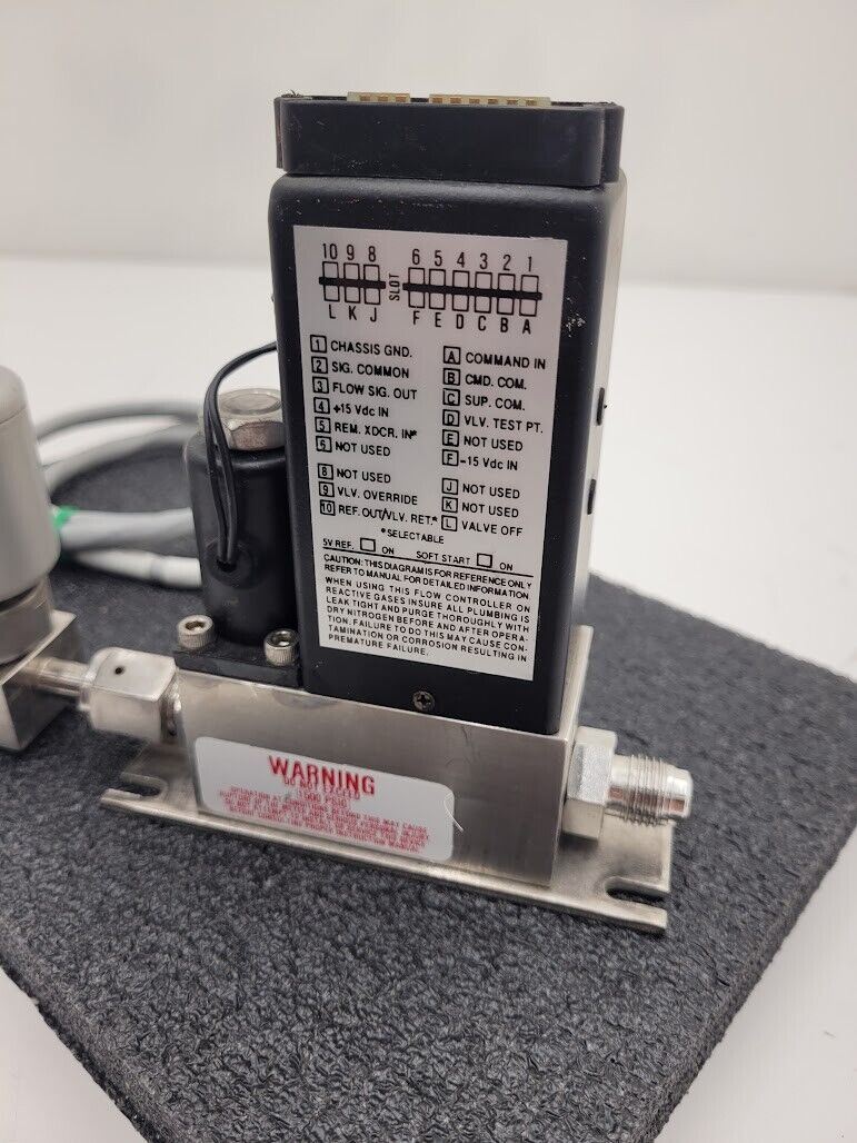 Brooks Instrument 5850E Mass Flow Controller MFC 5850E O2 Oxygen Gas 20 SLPM