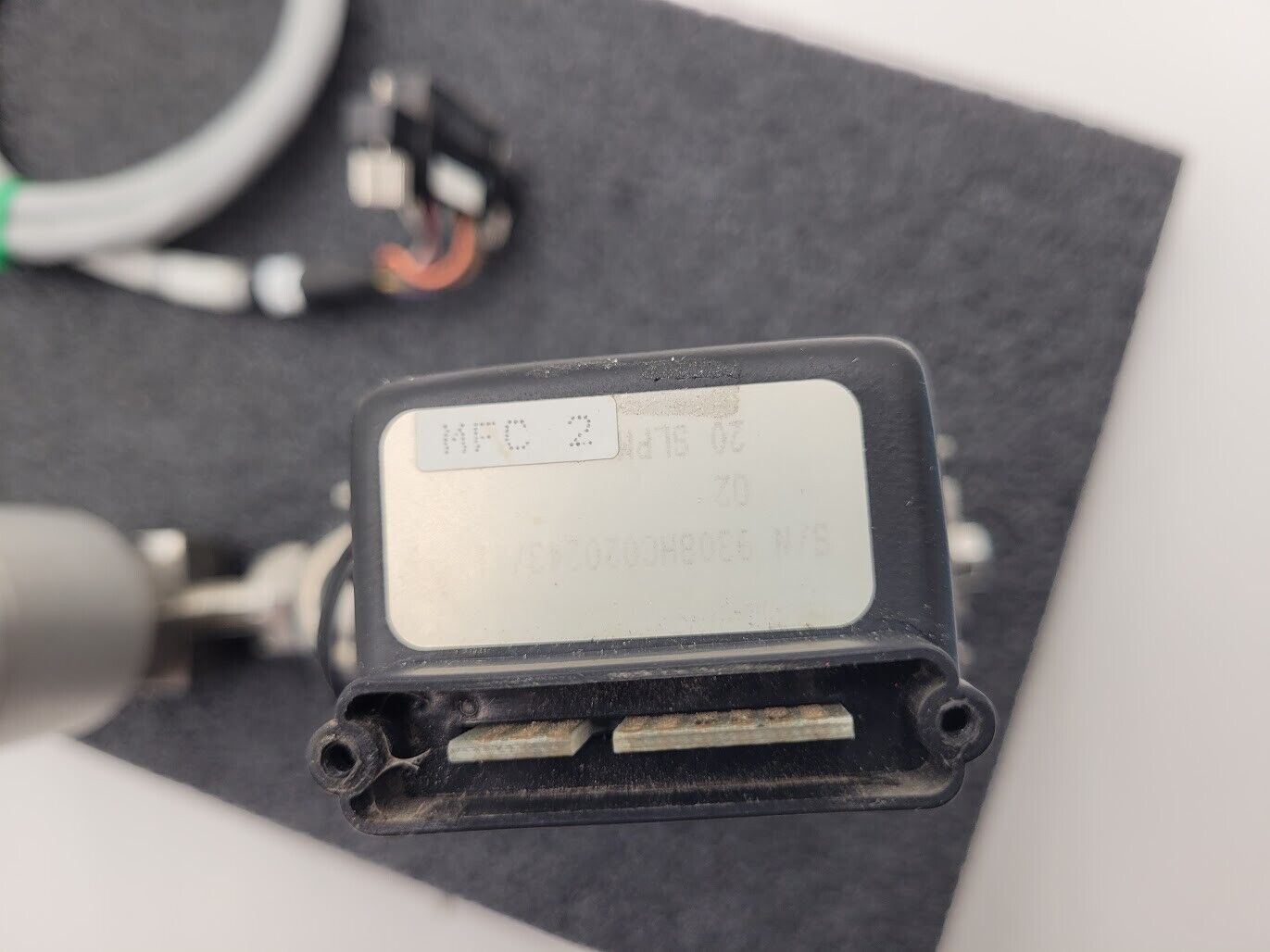 Brooks Instrument 5850E Mass Flow Controller MFC 5850E O2 Oxygen Gas 20 SLPM