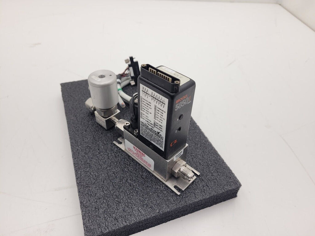 Brooks Instrument 5850E Mass Flow Controller MFC 5850E N2 Nitrogen Gas 20 SLPM