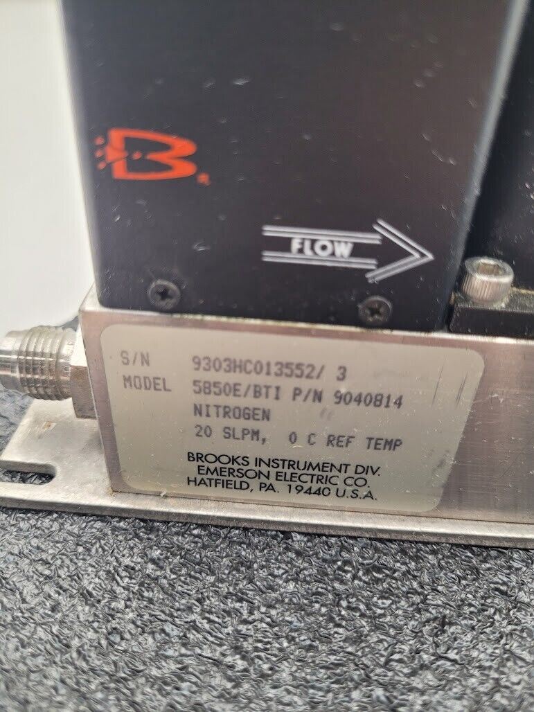 Brooks Instrument 5850E Mass Flow Controller MFC 5850E N2 Nitrogen Gas 20 SLPM