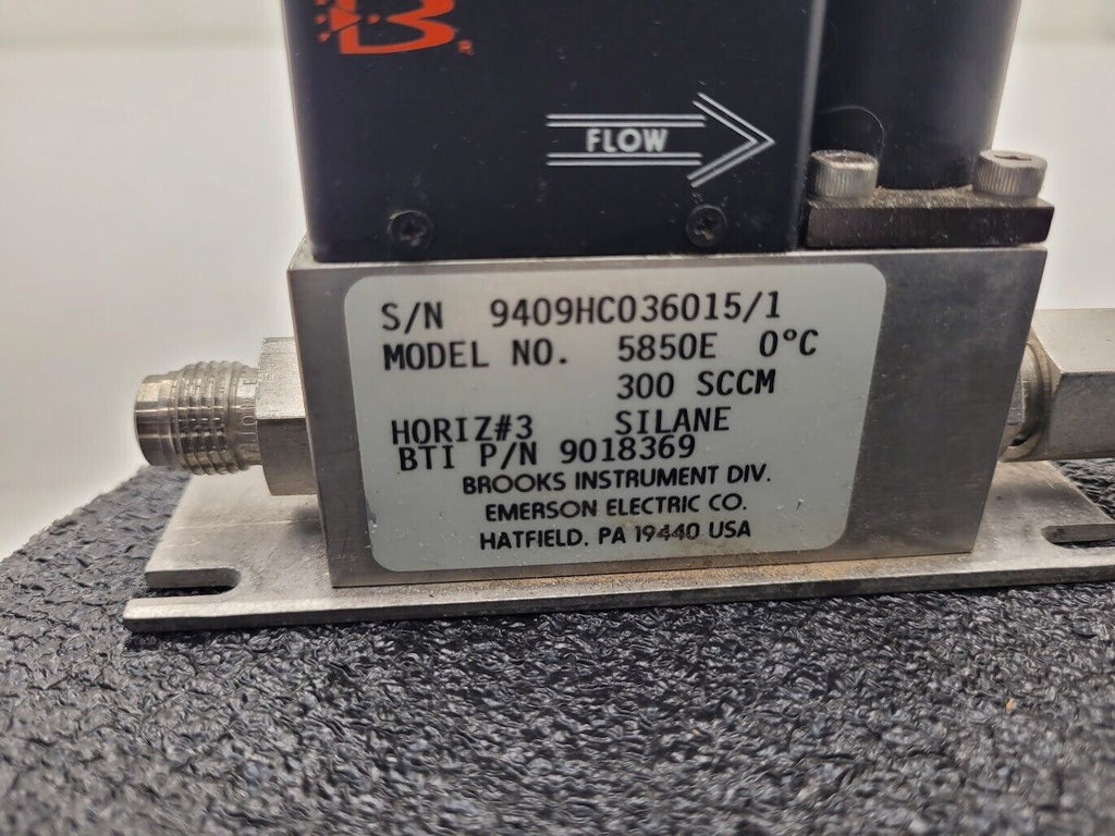 Brooks Instrument 5850E Mass Flow Controller MFC 5850E Silane SiH4 Gas 300 SCCM