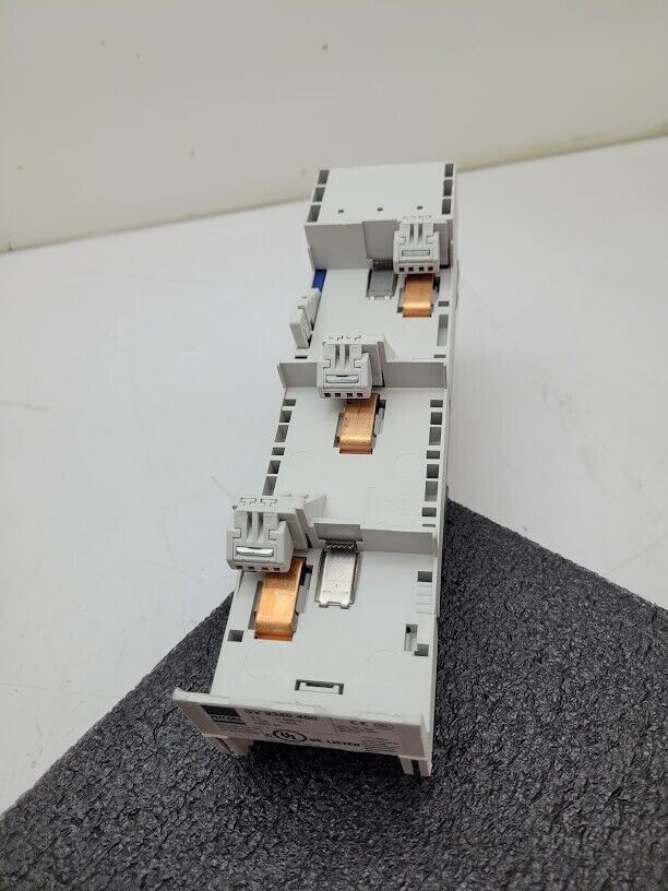 Rittal SV9340.460 OM 3 Phase 3PH Bus Bar Adaptor 690VAC Max 32A max 10 AWG DIN