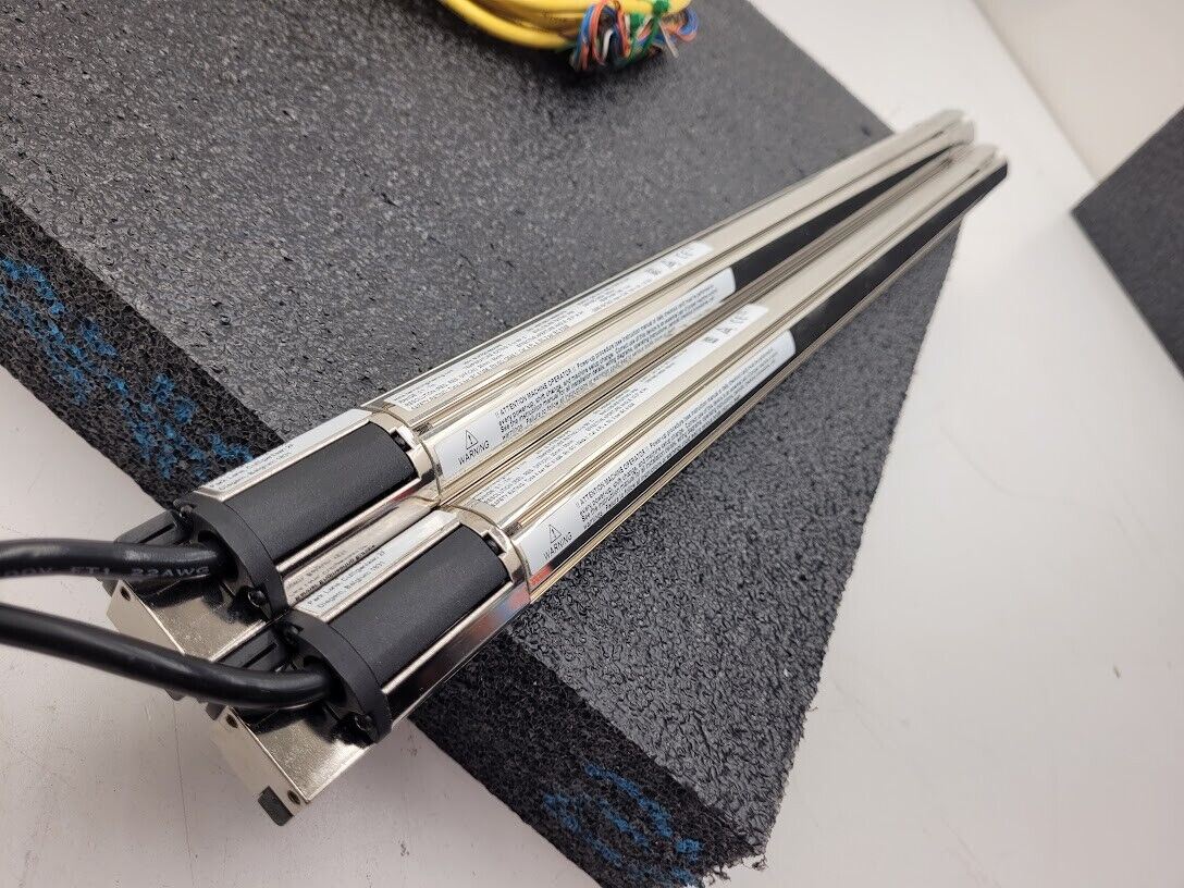 Banner SLPE25-550NP8 SLPR25-550NP8 Light Curtain Kit 550mm Long 3 Corner Mirrors