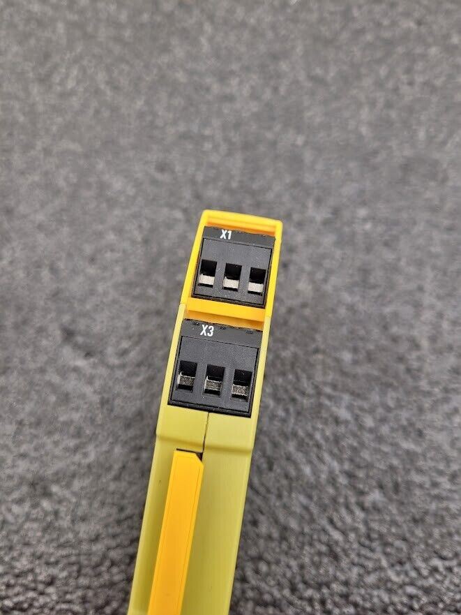 Pilz PNOZ s3 24VDC 2n/o 24 VDC Safety Relay PNOZs3 2n/0 750103 DIN Rail