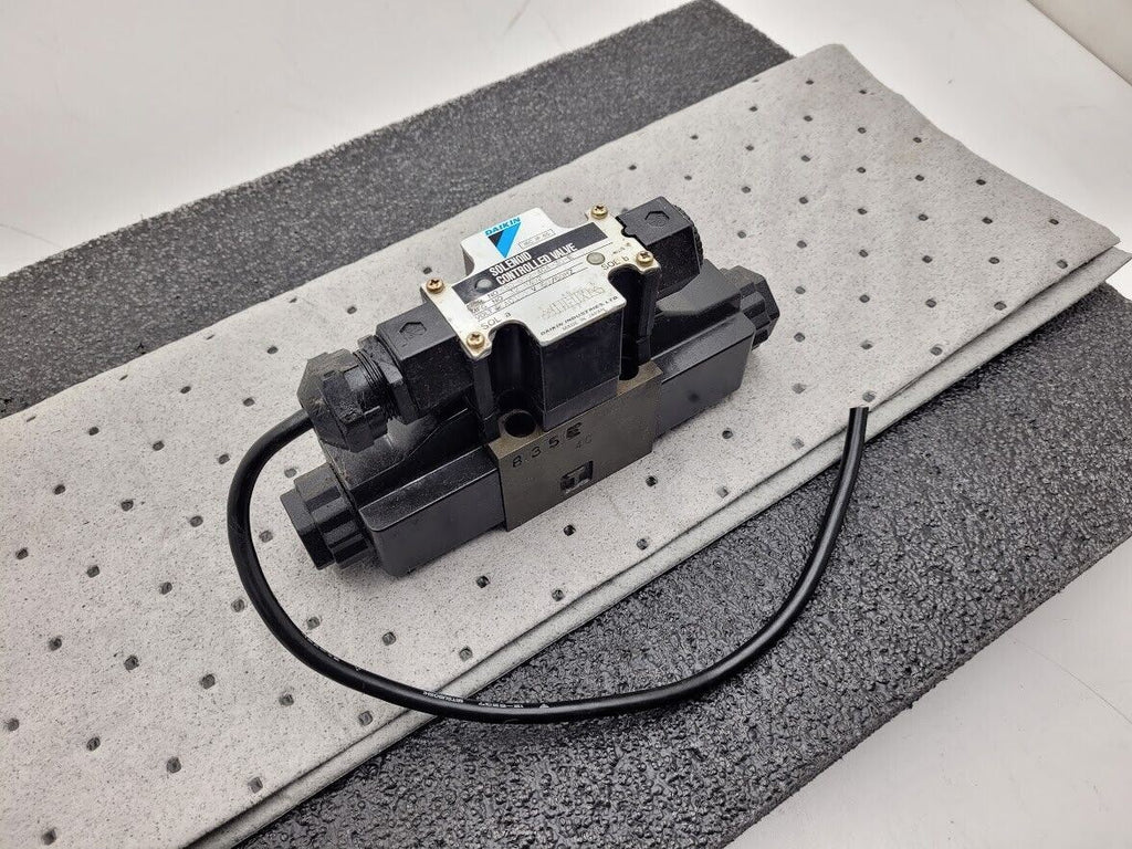 DAIKIN KS0-G02-4CA-30-E Solenoid Controlled Valve AC100V 50/60Hz Working Pull