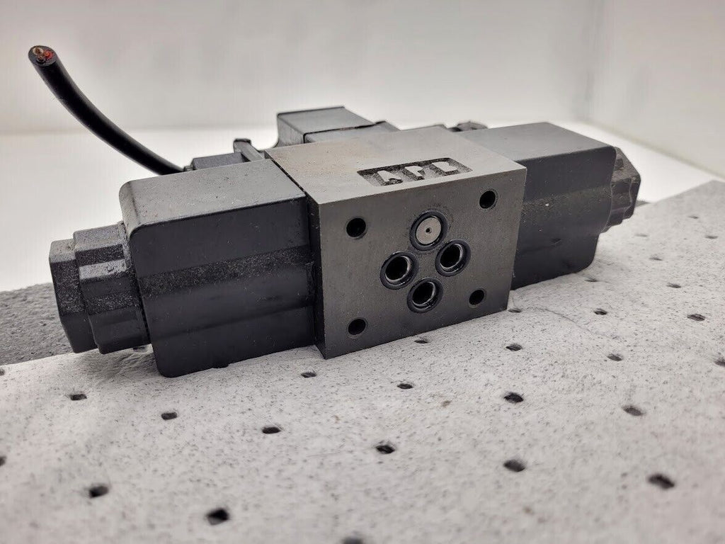 DAIKIN KS0-G02-4CA-30-E Solenoid Controlled Valve AC100V 50/60Hz Working Pull