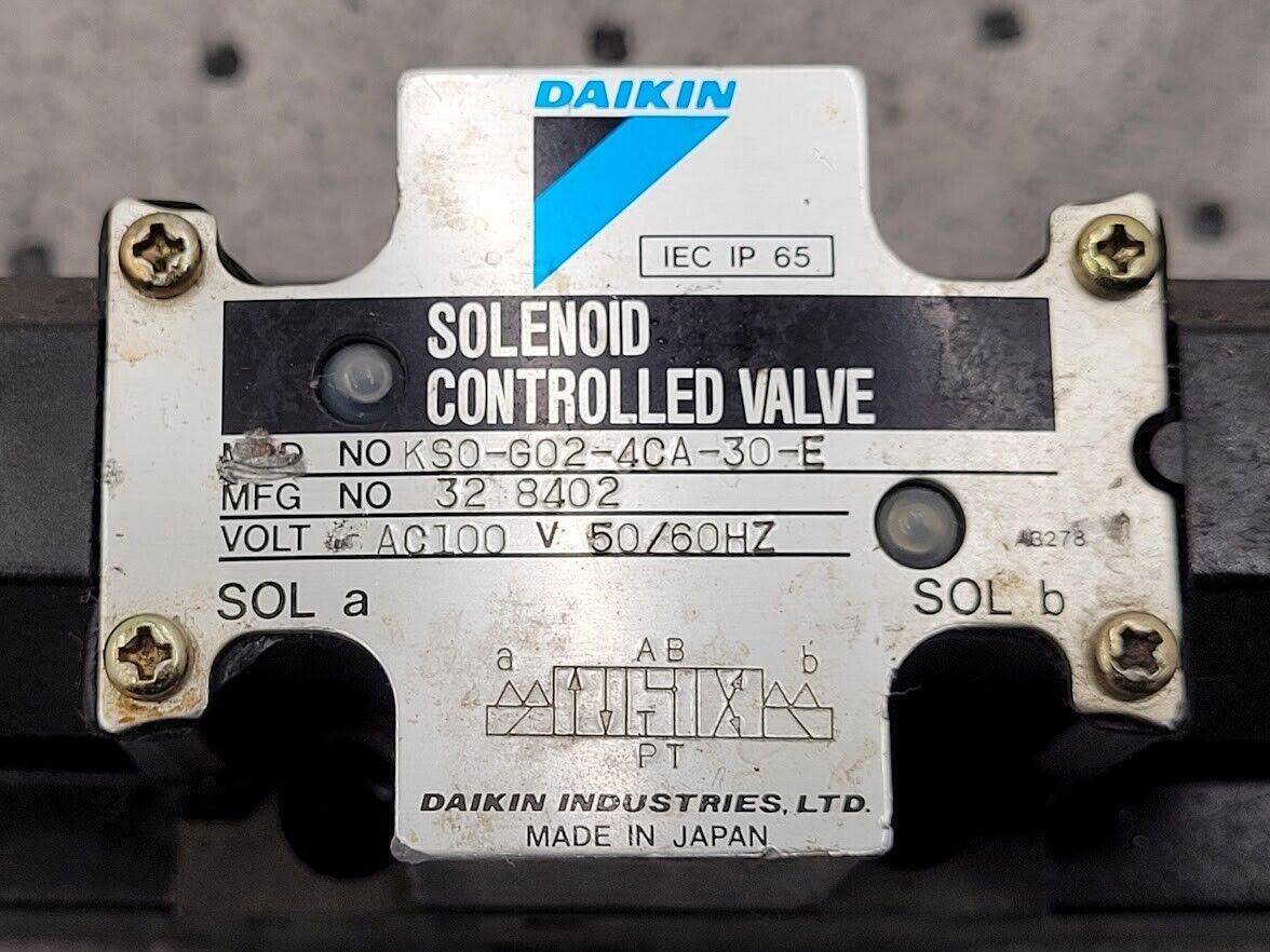 DAIKIN KS0-G02-4CA-30-E Solenoid Controlled Valve AC100V 50/60Hz Working Pull