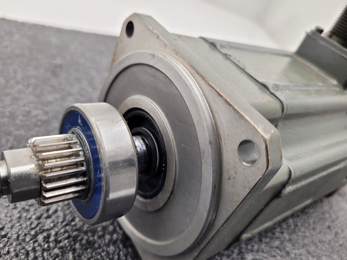 Mitsubishi HA33NC-TSD5 AC Servo Motor OSE104S Encoder Citizen E-32 Bent Shaft