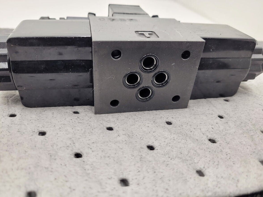 DAIKIN KS0-G02-4CA-30-EN Solenoid Controlled Valve AC100V 50/60Hz Working Pull