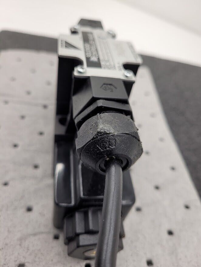 DAIKIN KS0-G02-4CA-30-EN Solenoid Controlled Valve AC100V 50/60Hz Working Pull