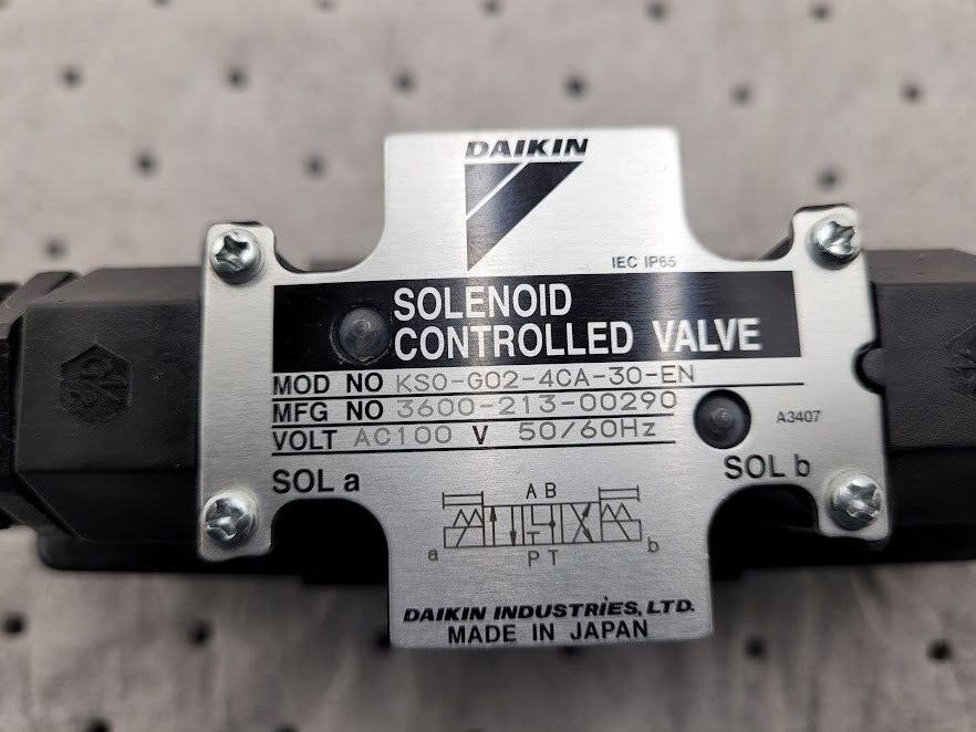 DAIKIN KS0-G02-4CA-30-EN Solenoid Controlled Valve AC100V 50/60Hz Working Pull