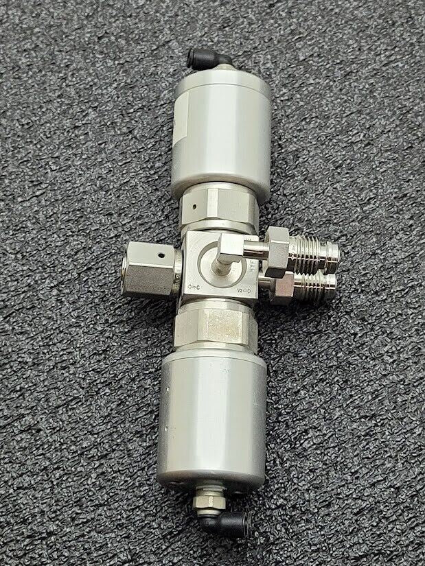 Swagelok Pneumatic Diaphragm Multi Valve Manifold 6LVV-P1D9056P-AB 1/4 M/F VCR