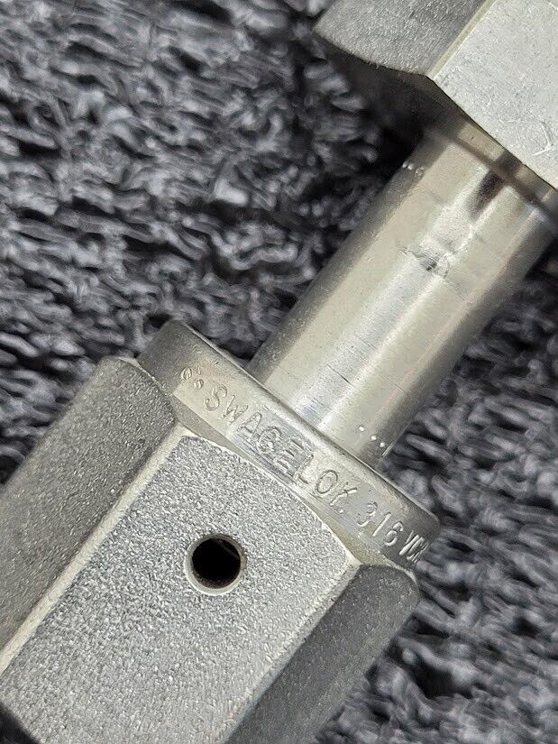 Swagelok High Purity Check Valve 1/4" VCR Female to 1/4" VCR Male 6L-CW4FR4-VR4