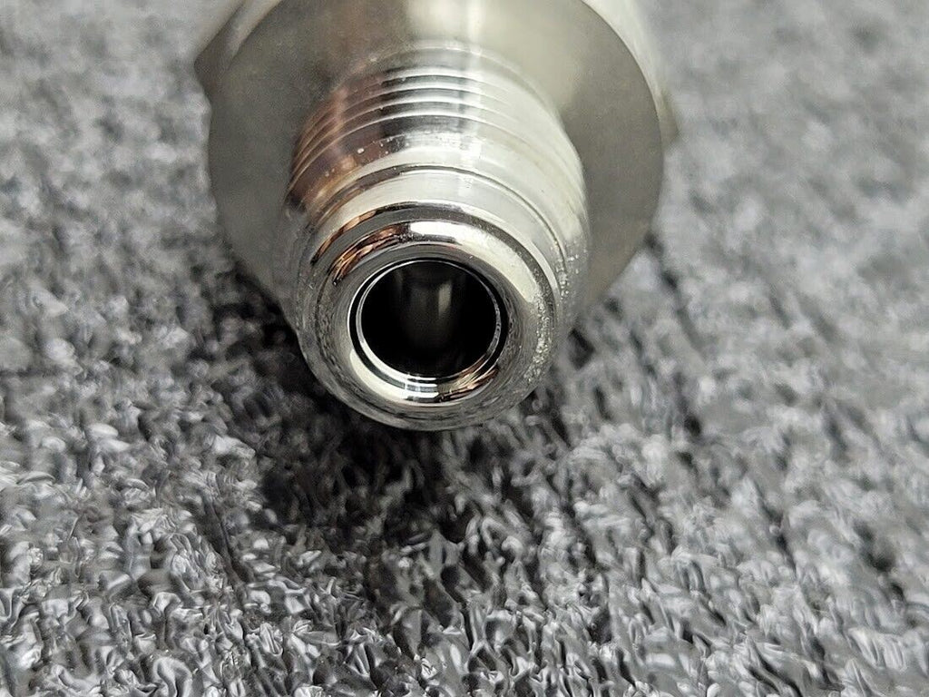 Swagelok High Purity Check Valve 1/4" VCR Female to 1/4" VCR Male 6L-CW4FR4-VR4