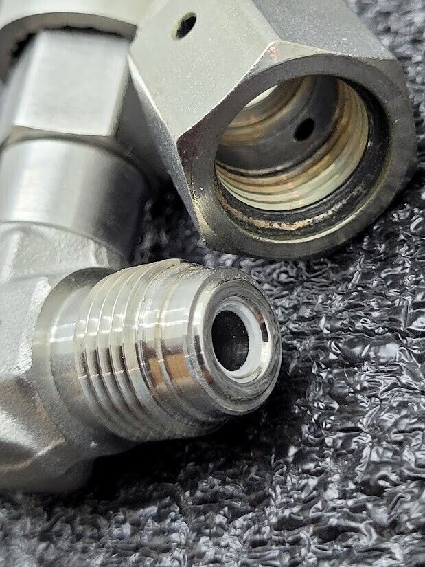 Swagelok SS-MGVR4-MH Stainless Steel Medium Flow Metering Valve 1/4" Male VCR