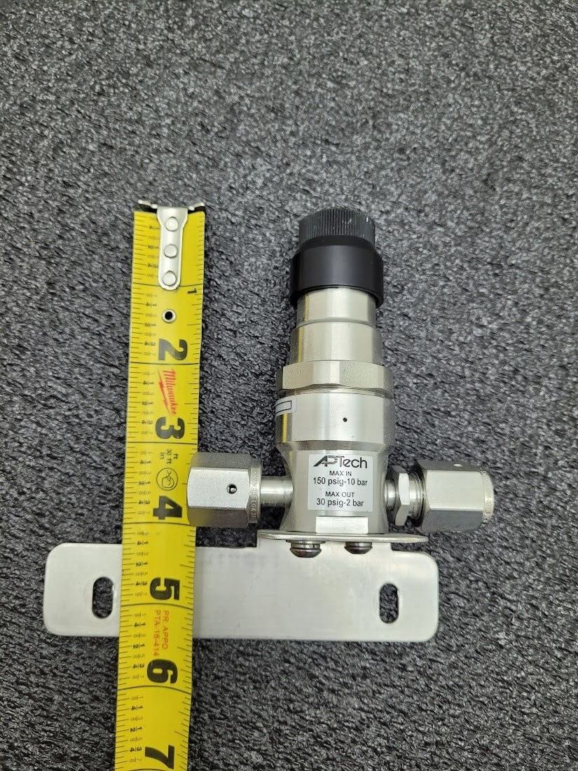 AP tech Pressure regulator APTech SL5202SM 2PW MV4 FV4 HF 1/4" VCR M-F