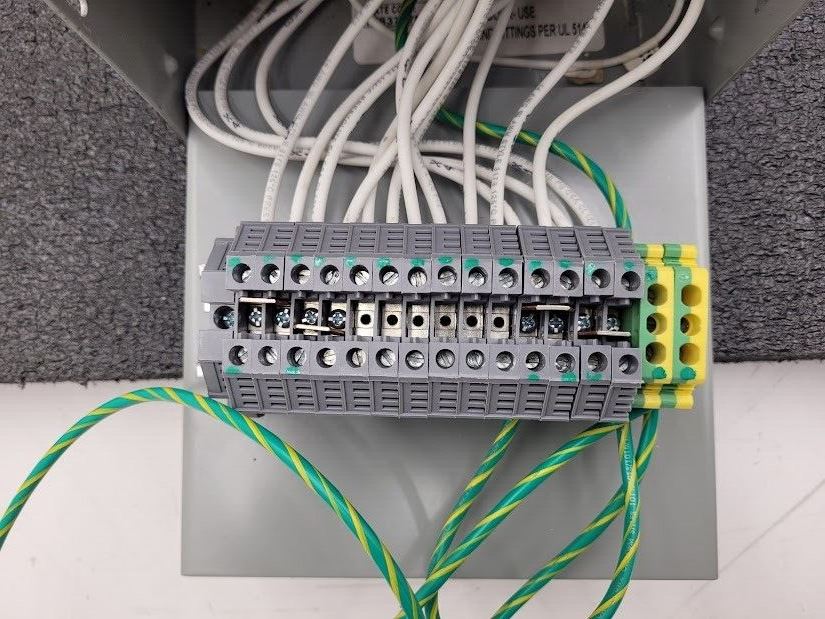 Emerson Hevi-Duty Transformer HS14F3BS 3kVA Pri: 190/220x380/440V Sec: 110/220