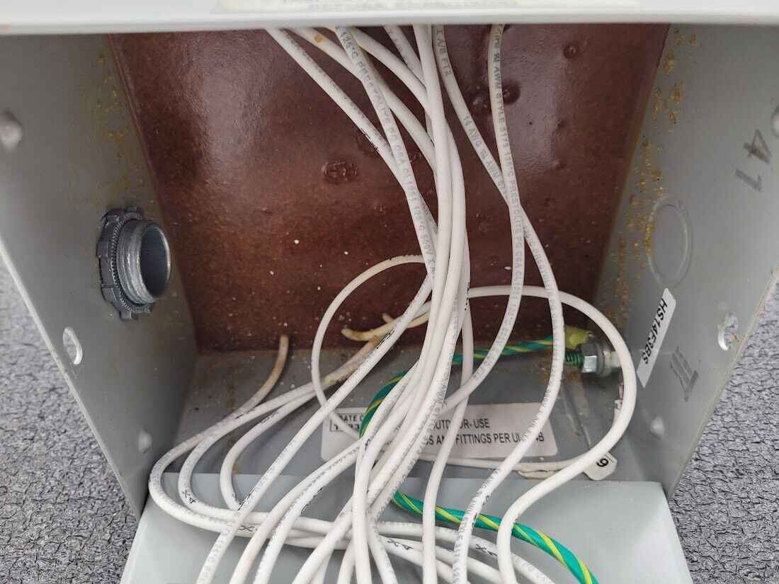 Emerson Hevi-Duty Transformer HS14F3BS 3kVA Pri: 190/220x380/440V Sec: 110/220