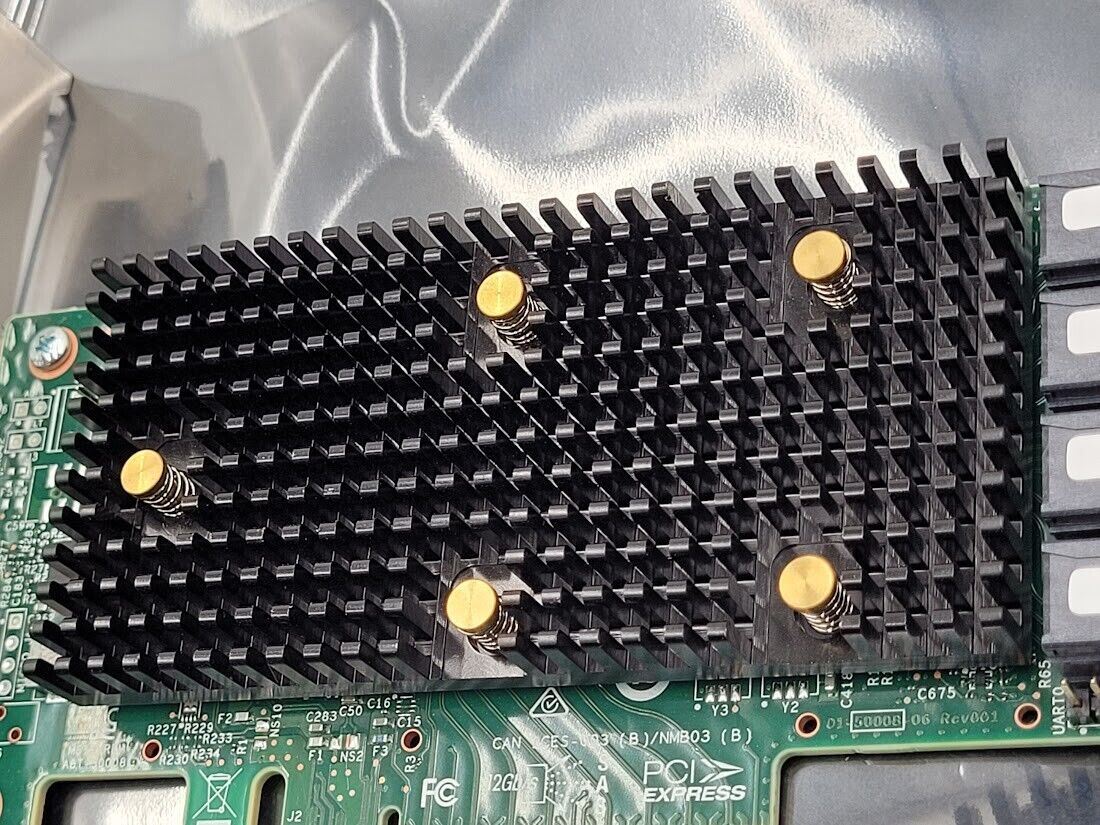 Avago LSI 9400-16i 12Gbps Tri-Mode SAS SATA NVMe HBA PCIE 4 port SFF-8643