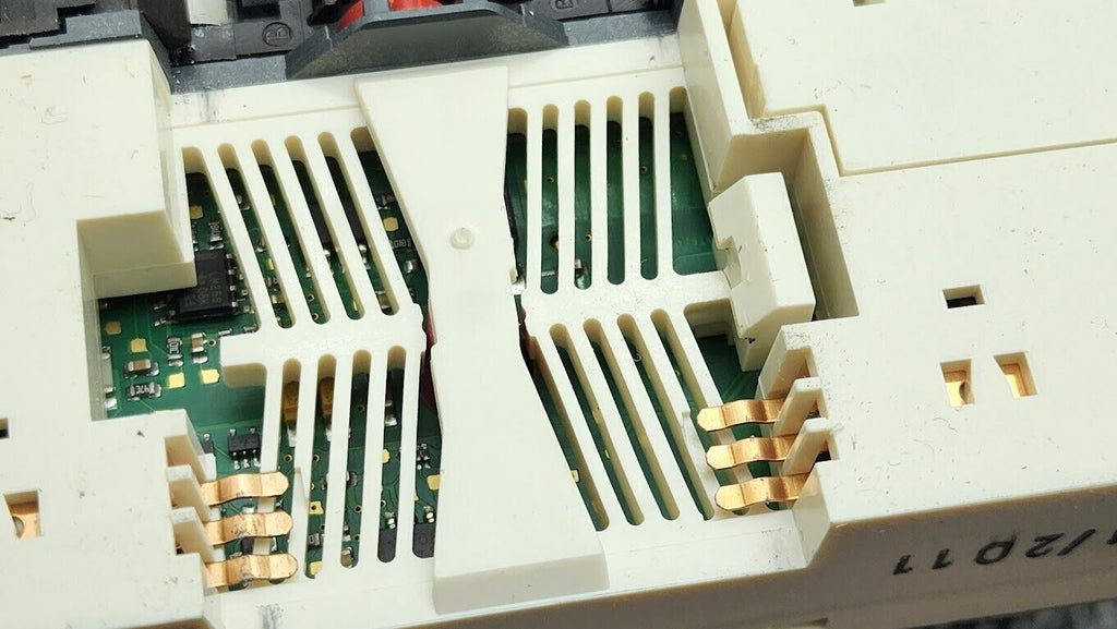 Schneider Telemecanique STBNIP2212 Ethernet MB NIM PLC Control Advantys Unit D