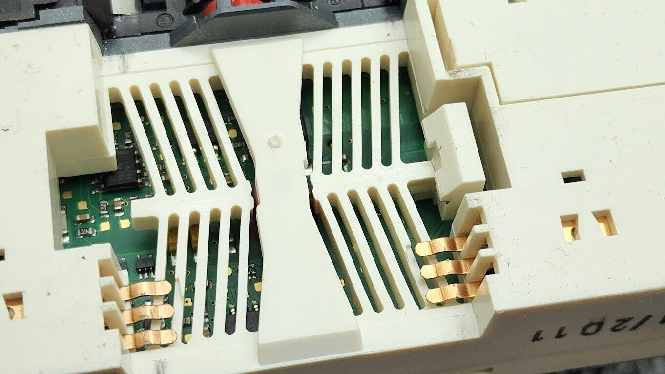 Schneider Telemecanique STBNIP2212 Ethernet MB NIM PLC Control Advantys Unit D