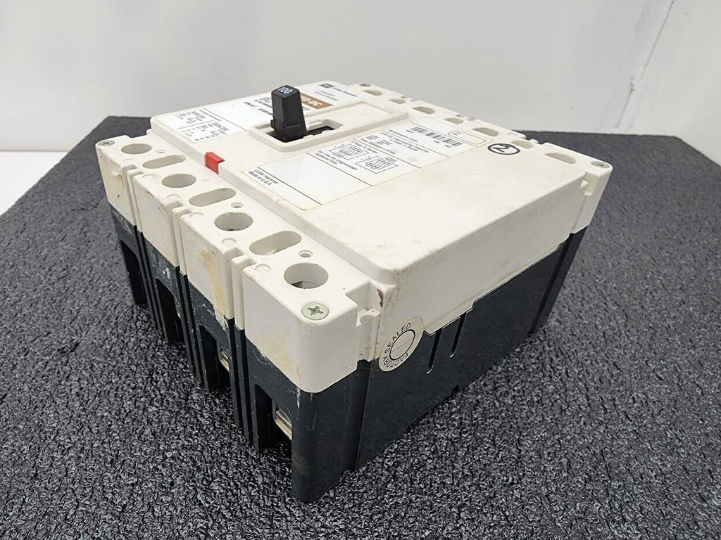 Cutler-Hammer Industrial Circuit Breaker HFD-DC 100 AMPS, 4 Poles, 750VDC