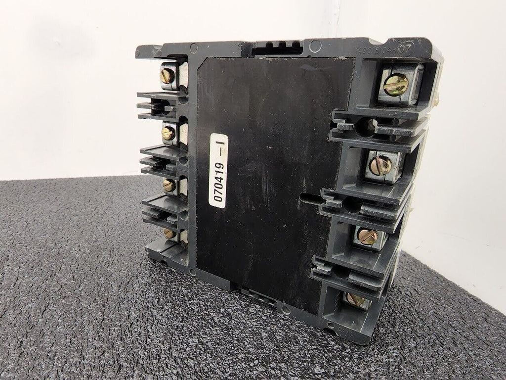 Cutler-Hammer Industrial Circuit Breaker HFD-DC 100 AMPS, 4 Poles, 750VDC
