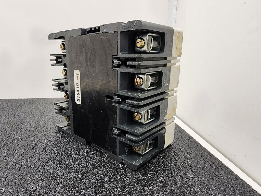 Cutler-Hammer Industrial Circuit Breaker HFD-DC 100 AMPS, 4 Poles, 750VDC