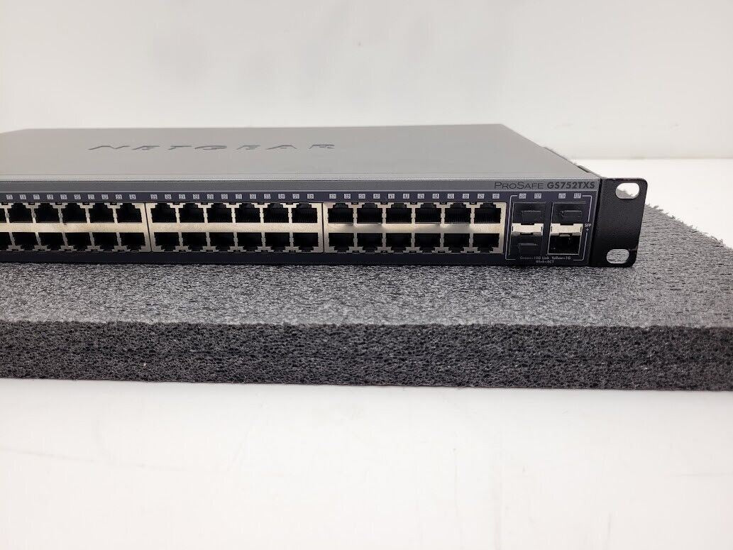 NetGear GS752TXS 52 Port Gigabit Ethernet Stackable Smart Switch 4 SFP+ 10G Port