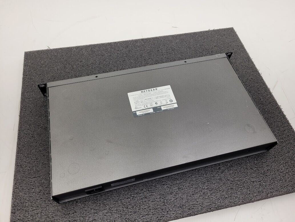 NetGear GS752TXS 52 Port Gigabit Ethernet Stackable Smart Switch 4 SFP+ 10G Port