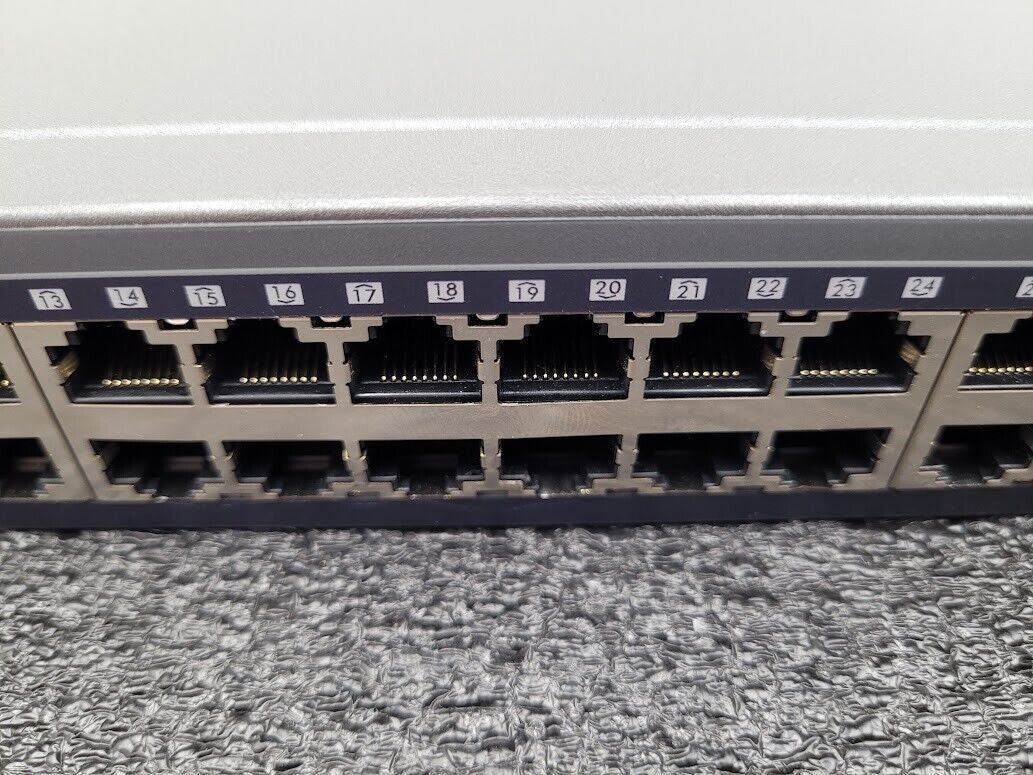 NetGear GS752TXS 52 Port Gigabit Ethernet Stackable Smart Switch 4 SFP+ 10G Port