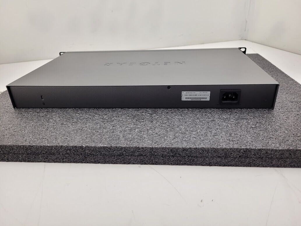 NetGear GS752TXS 52 Port Gigabit Ethernet Stackable Smart Switch 4 SFP+ 10G Port
