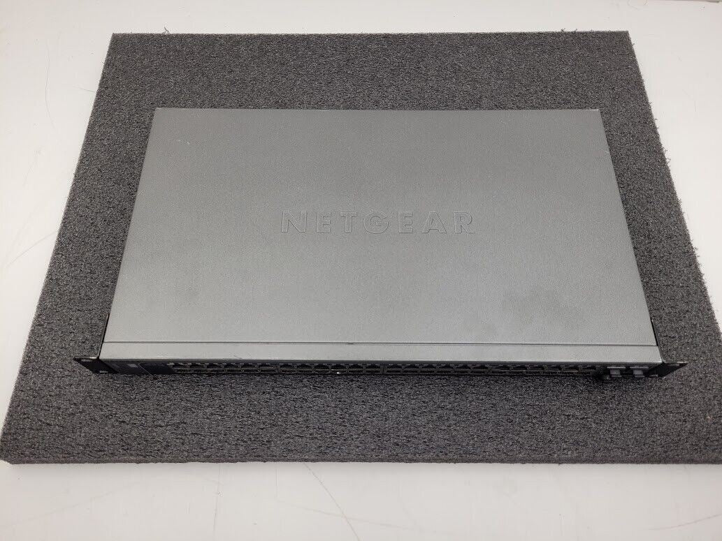NetGear GS752TXS 52 Port Gigabit Ethernet Stackable Smart Switch 4 SFP+ 10G Port