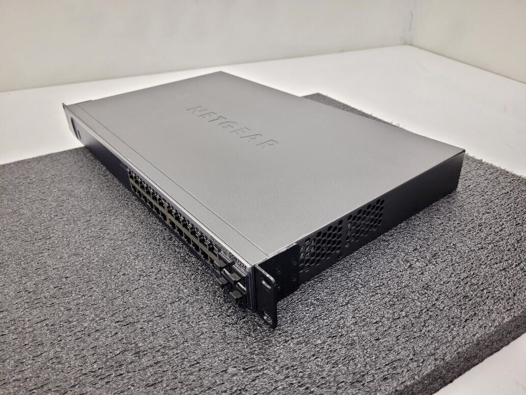 NetGear ProSafe GSM7224 V2  V2H1 24 Port Managed Network Switch Static Routing