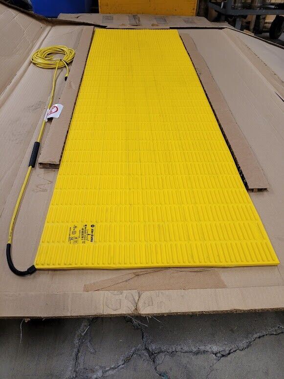 Allen-Bradley Guardmaster MatGuard Sensor Safety Mat 440F-M0930CYNN A 59" x 18"