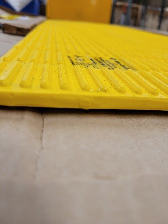 Allen-Bradley Guardmaster MatGuard Sensor Safety Mat 440F-M0930CYNN A 59" x 18"