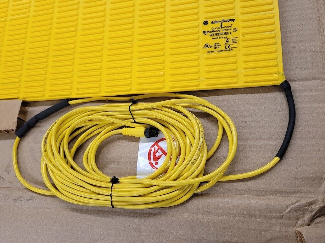 Allen-Bradley Guardmaster MatGuard Sensor Safety Mat 440F-M1836CYNN A 71" x 36"