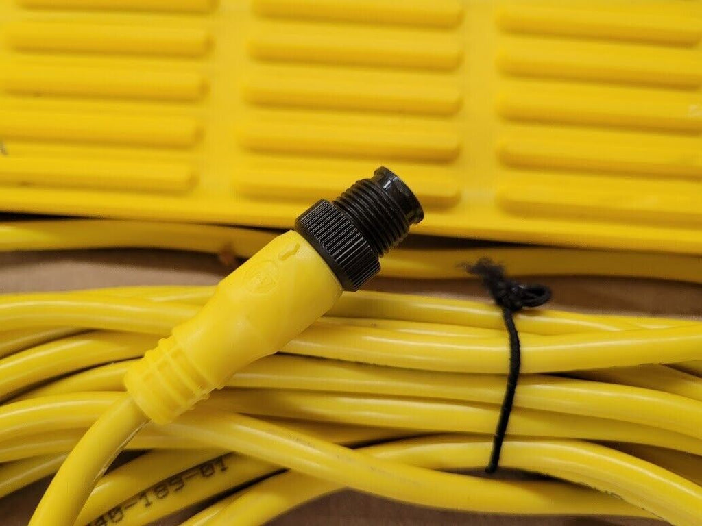 Allen-Bradley Guardmaster MatGuard Sensor Safety Mat 440F-M1836CYNN A 71" x 36"