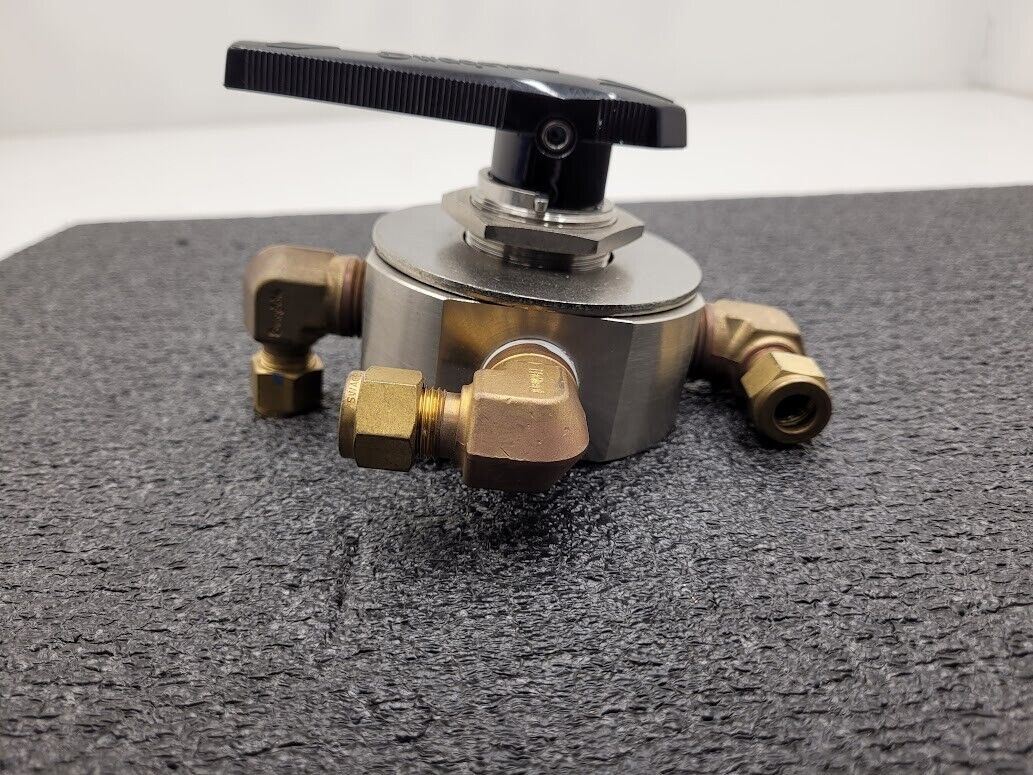 Swagelok SS-45YF8 316 SS Stainless 1-Piece 40 Series 4-Way Ball Valve 1500 PSI