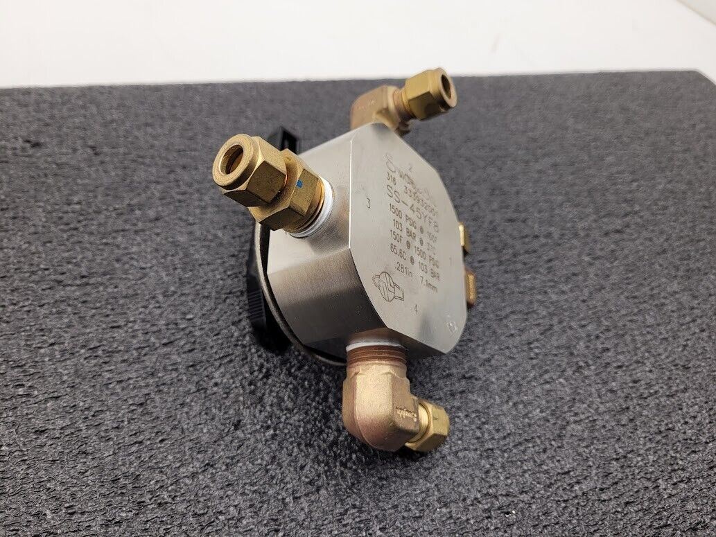 Swagelok SS-45YF8 316 SS Stainless 1-Piece 40 Series 4-Way Ball Valve 1500 PSI
