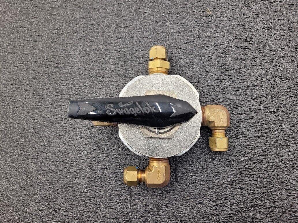 Swagelok SS-45YF8 316 SS Stainless 1-Piece 40 Series 4-Way Ball Valve 1500 PSI