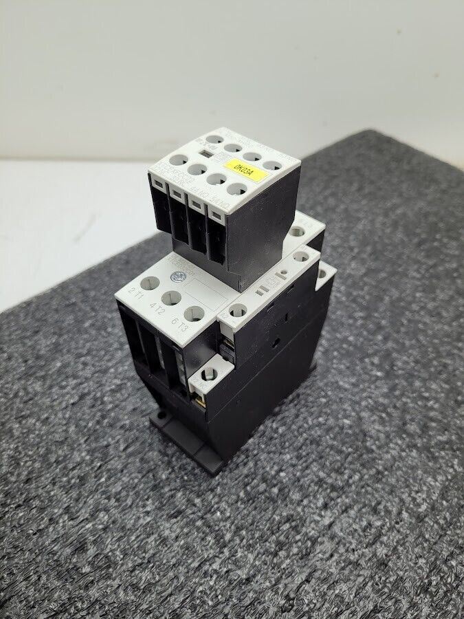 Eaton DIL M32-01 XTCE032C01 Contactor w/ DIL M32-XHI22 Auxiliary 24VDC Coil