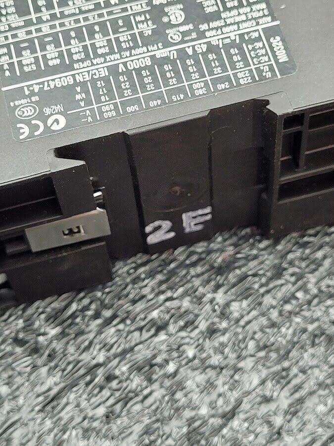 Eaton DIL M32-01 XTCE032C01 Contactor w/ DIL M32-XHI22 Auxiliary 24VDC Coil