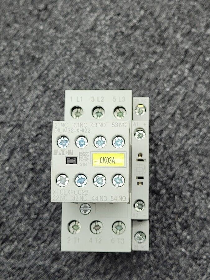 Eaton DIL M32-01 XTCE032C01 Contactor w/ DIL M32-XHI22 Auxiliary 24VDC Coil